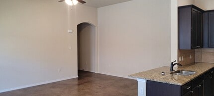 205 Ragsdale Way in New Braunfels, TX - Building Photo - Building Photo