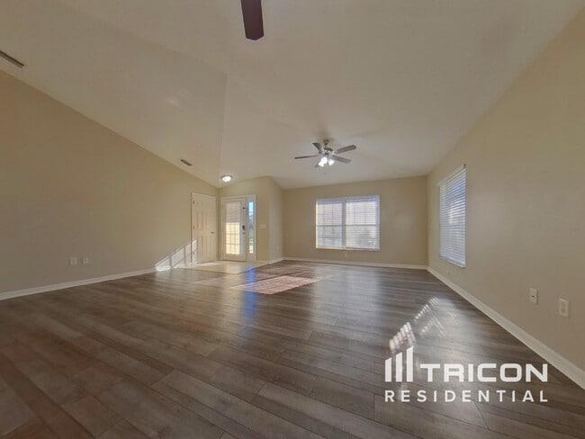 4680 Treasure Cay Rd in Tavares, FL - Building Photo - Building Photo