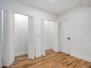 3016 W 40th St, Unit 1 Rear in Chicago, IL - Foto de edificio - Building Photo