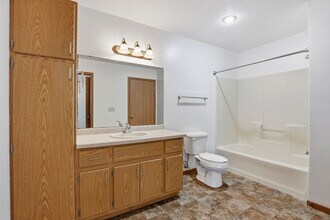 912 Hartzheim Dr in Appleton, WI - Building Photo - Building Photo