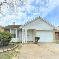 7017 Haven Creek Dr in Cypress, TX - Building Photo