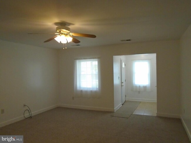 17813 Willow Rd in Dumfries, VA - Building Photo - Building Photo
