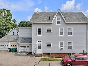 9 Leonard St in North Attleborough, MA - Foto de edificio - Building Photo