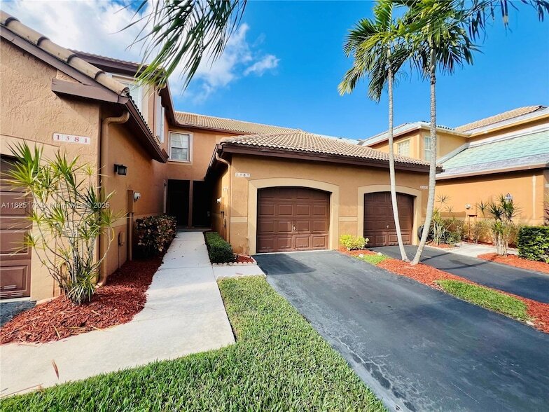 1387 Barcelona Way in Weston, FL - Building Photo