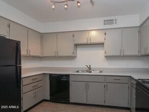 17805 N 40th St, Unit 2 in Phoenix, AZ - Building Photo - Building Photo