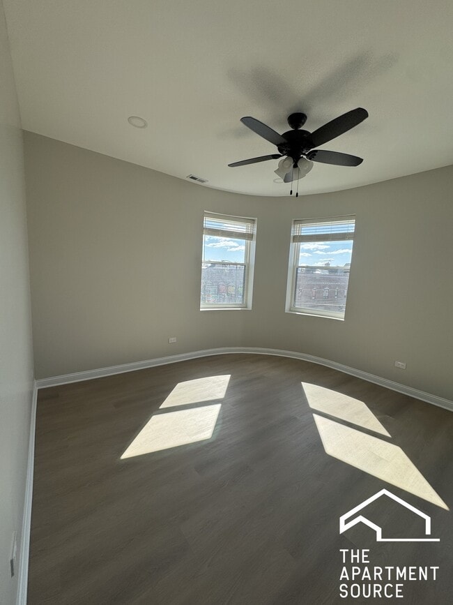 2552 S Central Park Ave, Unit 2 in Chicago, IL - Foto de edificio - Building Photo