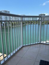 18081 Biscayne Blvd in Aventura, FL - Building Photo - Building Photo