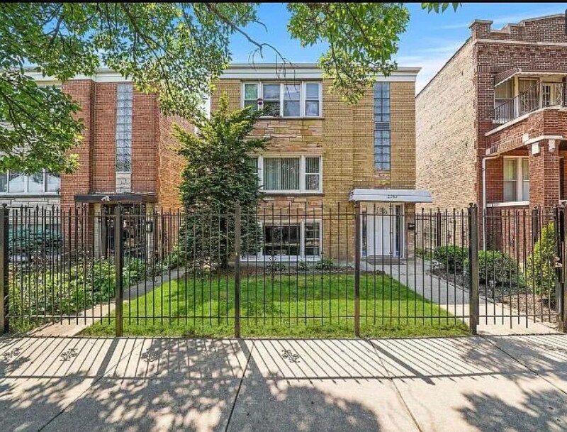 2242 N Lavergne Ave-Unit -2 in Chicago, IL - Building Photo