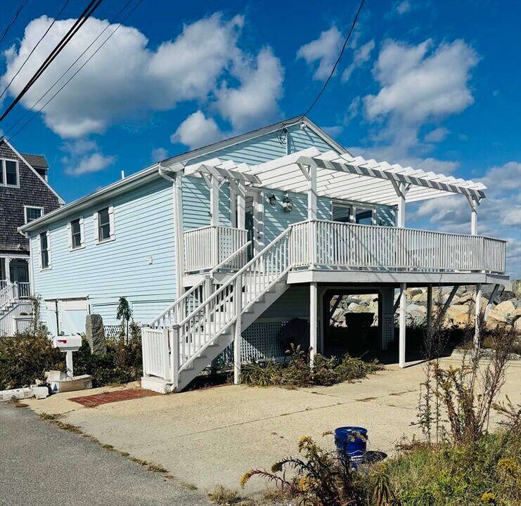 1122 Nantasket Ave in Hull, MA - Building Photo