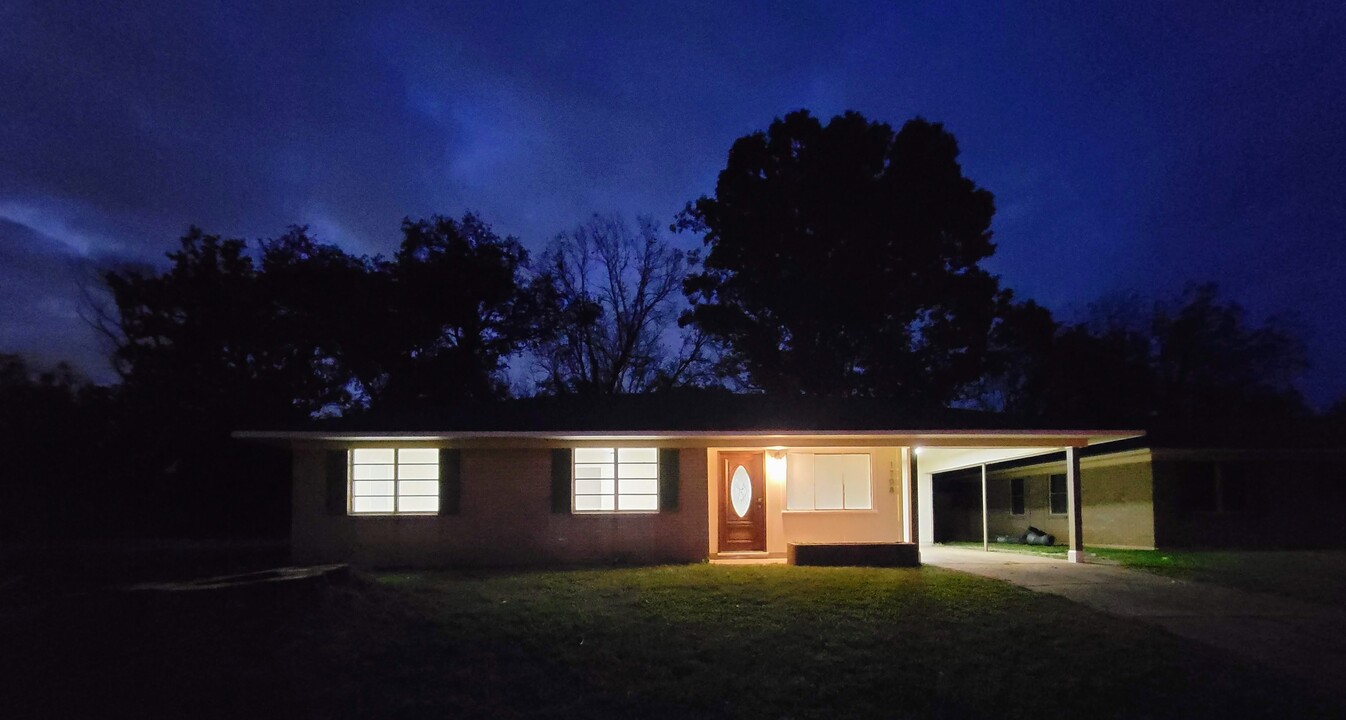 1708 Alison Ave in Bossier City, LA - Foto de edificio