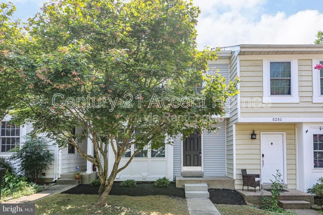 5249 Spring Branch Blvd in Montclair, VA - Building Photo