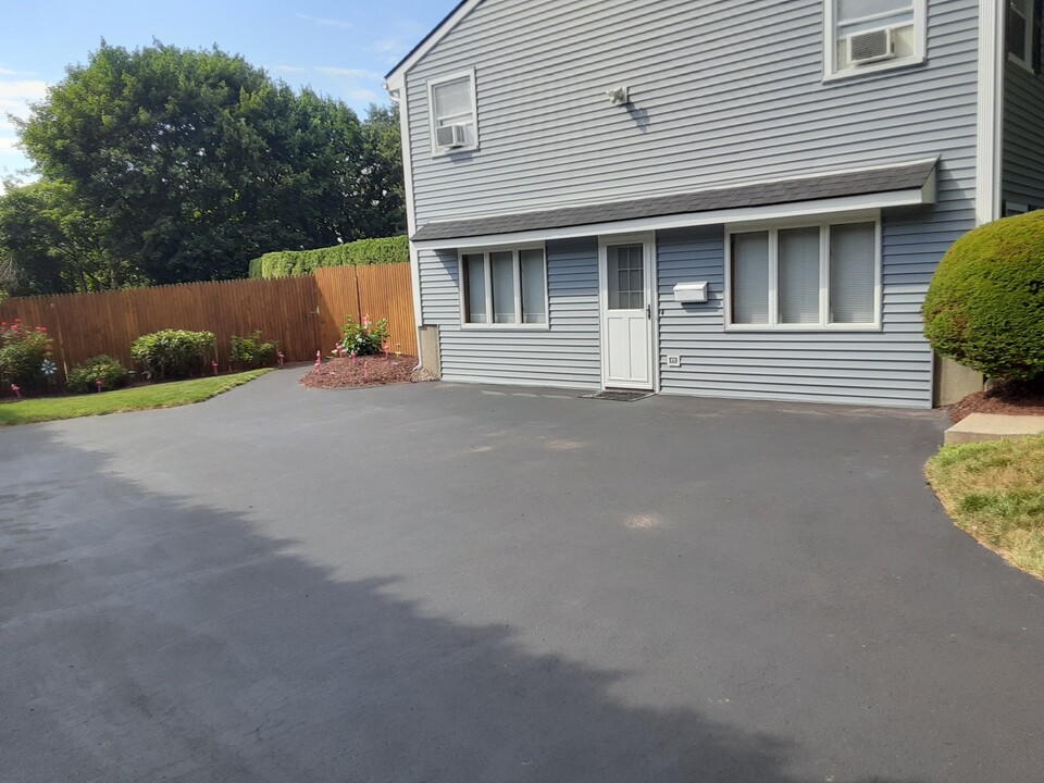 23 Pinecroft Ave in Holden, MA - Building Photo