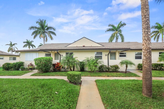 property at 4808 Cresthaven Blvd