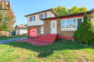 6104 Vineyard Dr in Ottawa, ON - Building Photo - Building Photo