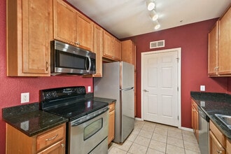 3000 Blue Sky Cir, Unit 3000 Blue Sky Cir. #11-204 in Erie, CO - Building Photo - Building Photo