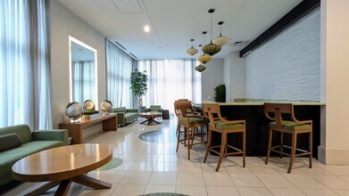 125 S Green St in Chicago, IL - Building Photo - Building Photo