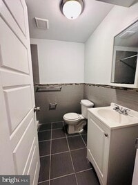 1833 Master St photo'