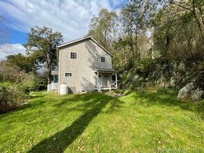 322 Portland Ave in Ridgefield, CT - Building Photo - Building Photo