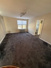 194-20 39th Ave in Queens, NY - Building Photo - Building Photo