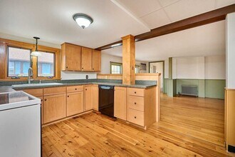 211 College Hwy in Southampton, MA - Building Photo - Building Photo