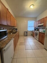 36 Euston St, Unit 1 in Brookline, MA - Building Photo - Building Photo