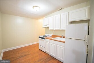 1124 E Passyunk Ave in Philadelphia, PA - Building Photo - Building Photo