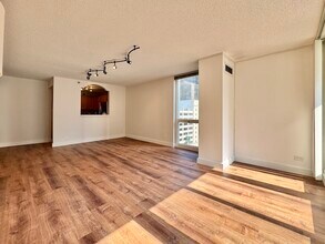 200 N Dearborn St, Unit 1102 in Chicago, IL - Building Photo - Building Photo