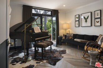 1041 Orlando Ave in Los Angeles, CA - Building Photo - Building Photo