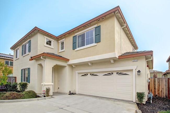 584 Del Mar Cir