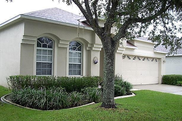 1550 Maximilian Dr in Zephyrhills, FL - Building Photo