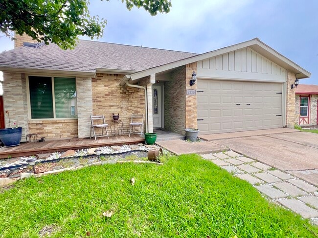2313 Placid Dr in Carrollton, TX - Foto de edificio - Building Photo