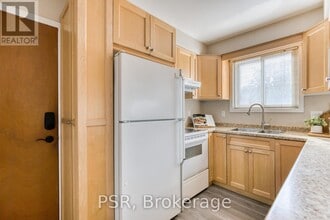 80 Westwood Dr in Kitchener, ON - Building Photo - Building Photo