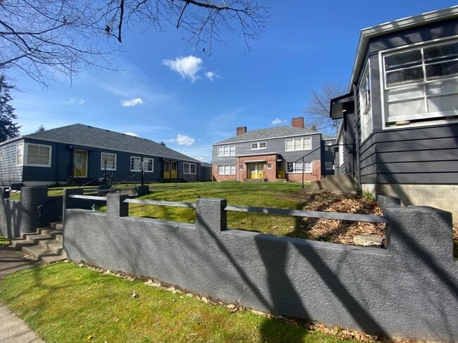 1087 E 19th Ave in Eugene, OR - Building Photo - Building Photo