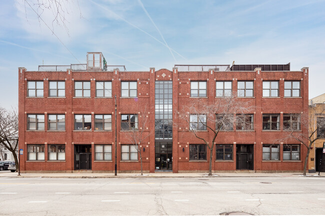 1101 W Armitage Ave in Chicago, IL - Building Photo - Building Photo