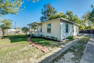 1001 9th Ave N in Texas City, TX - Building Photo - Building Photo