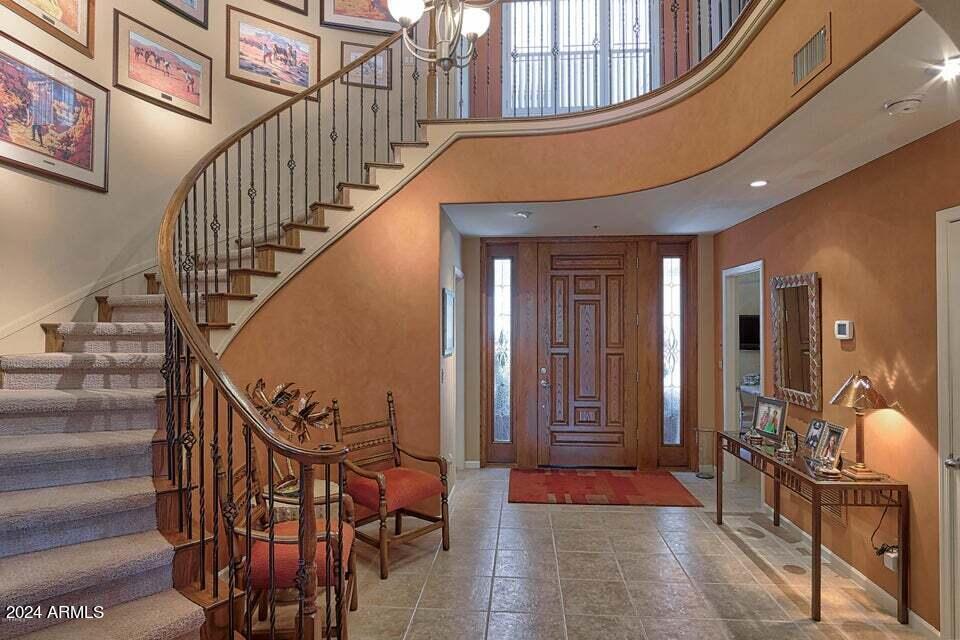 8100 E Camelback Rd in Scottsdale, AZ - Building Photo