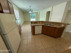 705 Ravenshill Way in DeLand, FL - Building Photo - Building Photo