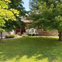 1035 Bay Cir in Annandale, MN - Building Photo