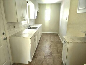 554 Miriam Ave in Daytona Beach, FL - Building Photo - Building Photo