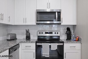 3060 Southcreek Blvd, Unit 7-211 in Orlando, FL - Building Photo