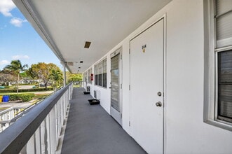 344 Northampton Q in West Palm Beach, FL - Building Photo - Building Photo