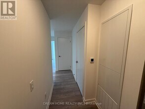 110 Broadway Ave in Toronto, ON - Building Photo - Building Photo