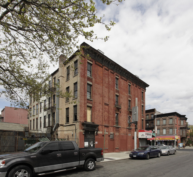 238 Malcolm X Blvd in Brooklyn, NY - Building Photo - Building Photo