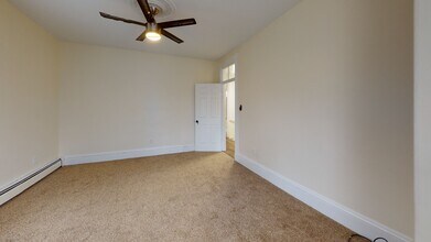 69 Holworthy St, Unit 2 in Cambridge, MA - Building Photo - Building Photo