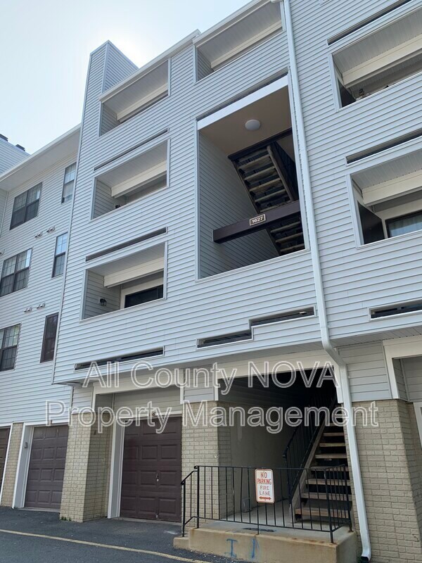property at 1611 Carriage House Terrace