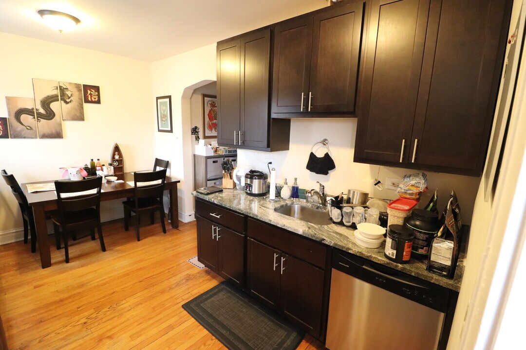 5421 W Montrose Ave-Unit -5421-S2 in Chicago, IL - Building Photo