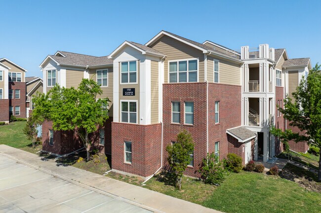 The Village on West Seminary in Fort Worth, TX - Foto de edificio - Building Photo