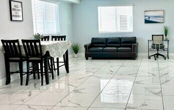 232 E 27th St in Los Angeles, CA - Foto de edificio - Building Photo