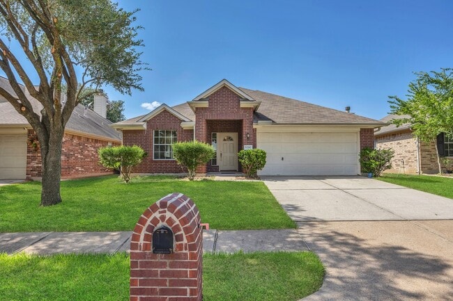 12210 Woody Hollow Dr in Tomball, TX - Building Photo - Building Photo