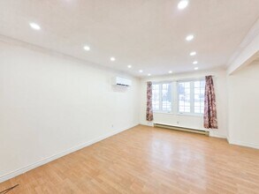 556 Capilano Crescent in Oshawa, ON - Building Photo - Building Photo